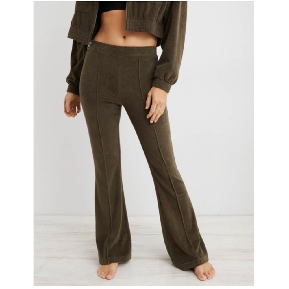 Aerie Groove-On Rib Velour Pants